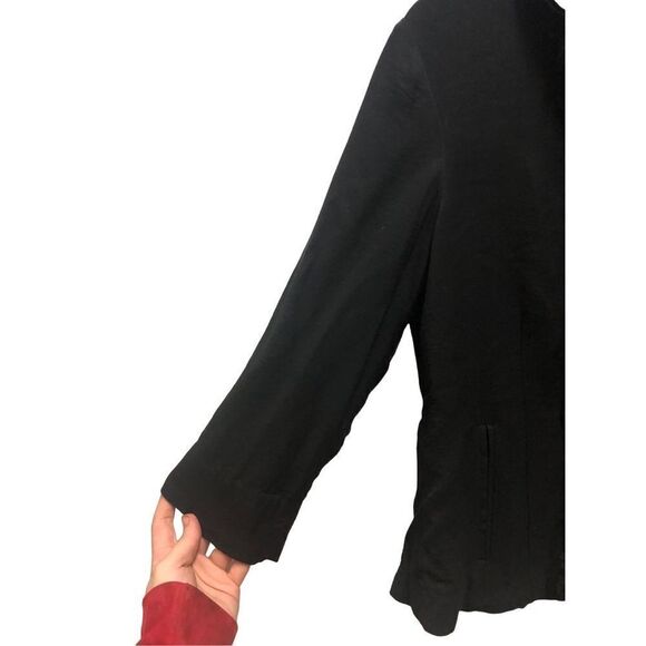 Chico’s Women’s Black Ruffle Button Clasp Dress Jacket With Pockets Size 1 M(8) - Picture 3 of 8